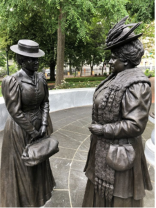 two women statues in Richmond Virginia